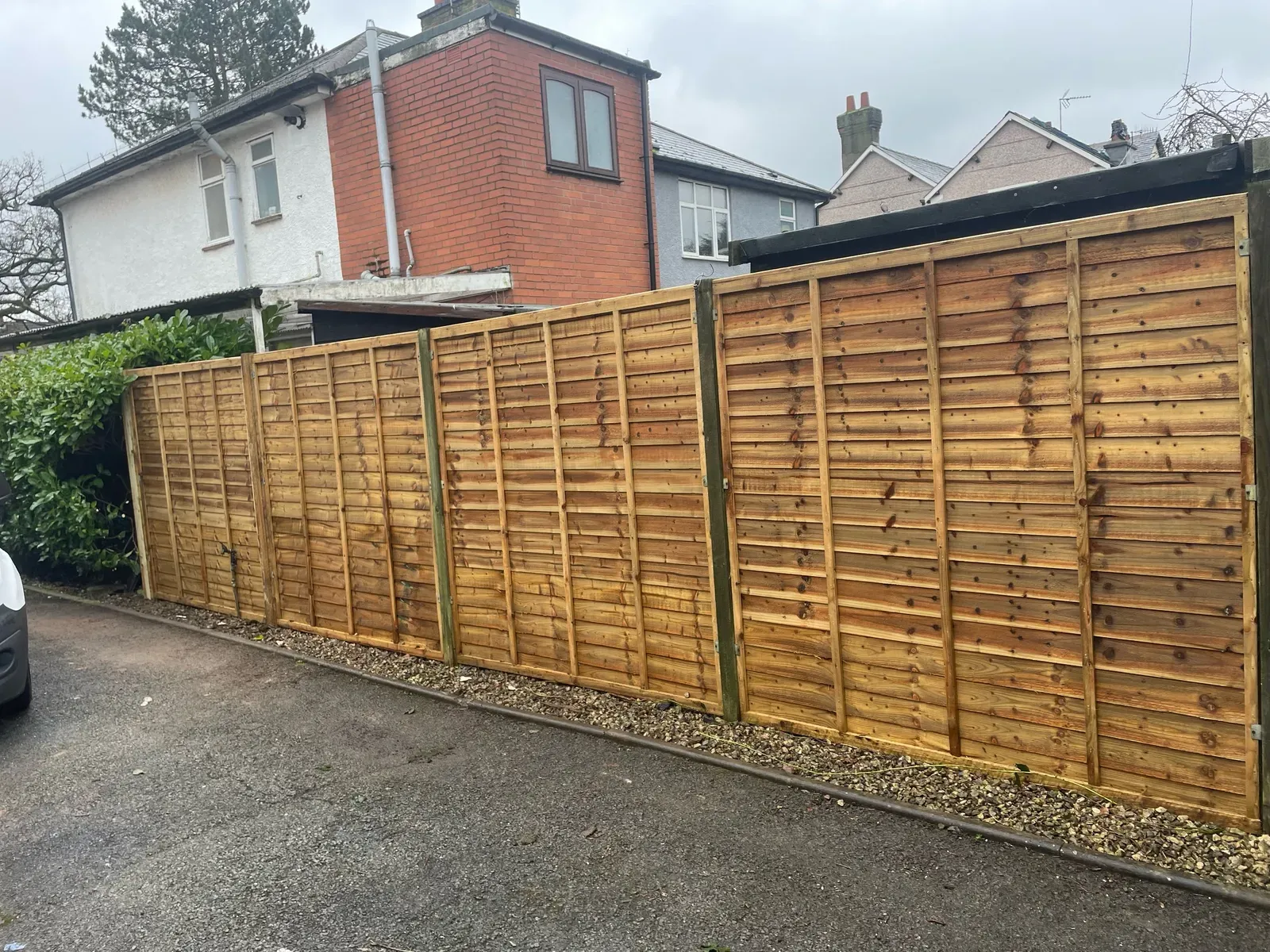 Lap panel fencing installed by Maximum Maintenance
